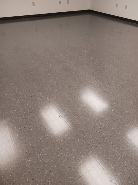 Before & After Floor Cleaning and Waxing in Arlington Heights, OH (3)
